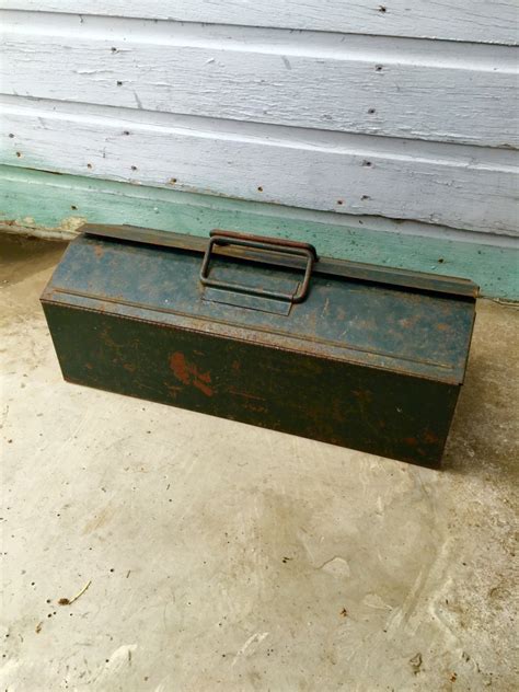 VINTAGE PIONEER STEEL CO.CANTILEVER BOX WITH POP 